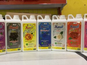 Pelicin dan Pengharum Pakaian 1Liter merk Karel Jhon